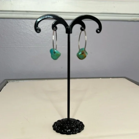 Vintage southwest silver tone and turquoise necklace and hoop earrings set - Picture 5 of 10